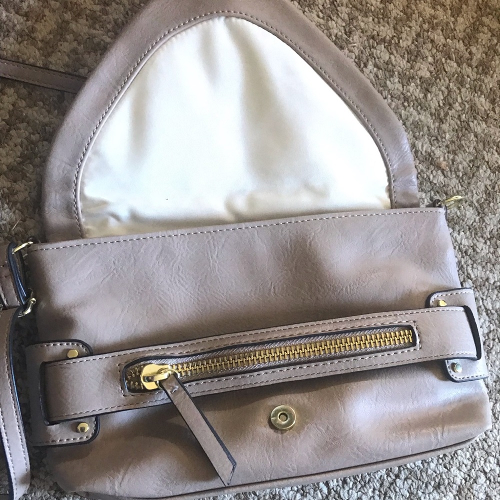 NICOLE MILLER -NEW YORK CITY- CROSSBODY PURSE - Picture 4 of 5